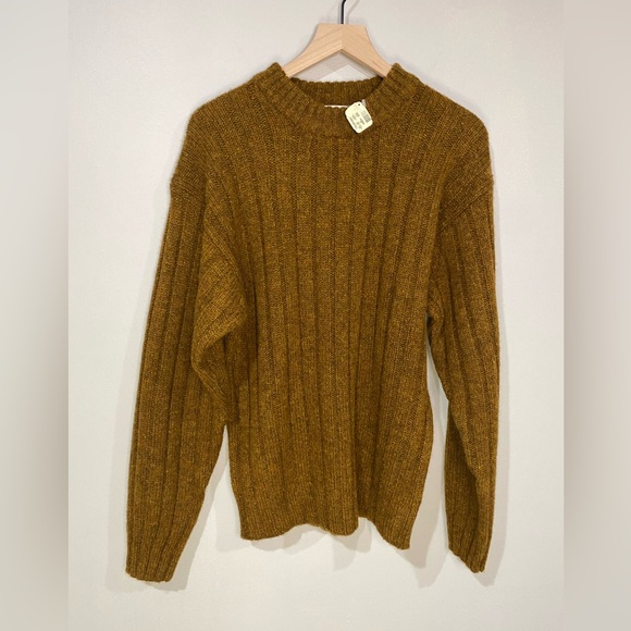 Abercrombie & Fitch Vintage NEW with tag wool sweater; has hole size small - Picture 13 of 14